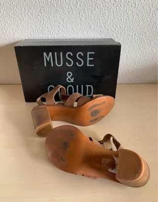 Sandalias tacón marrones talla 37 de Musse&Cloud