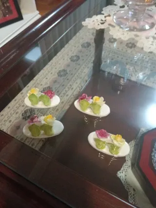 4 Tarjeteros de Mesa con Flores