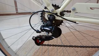 Bicicleta paseo mujer con cesta