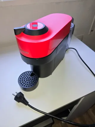 Cafetera Nespresso Vertuo Pop Roja
