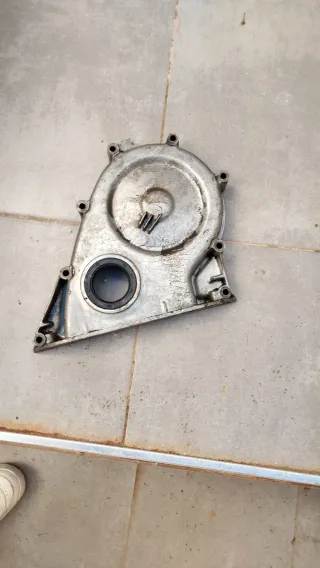 Tapa de distribución de coche del.seat 124 i 131