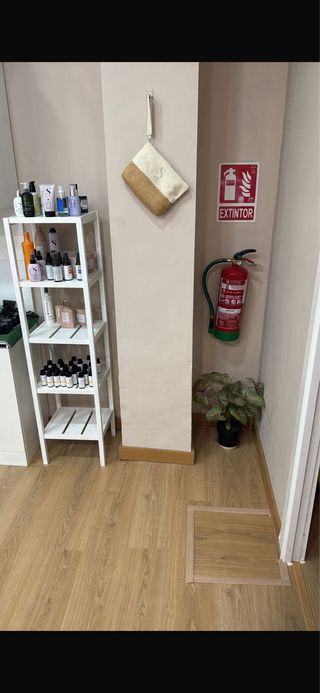 Traspaso de peluquería 40.000€ 1.200 de alquiler