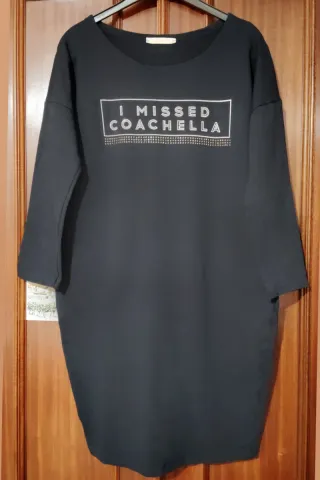 Vestido negro con estampado I MISSED COACHELLA
