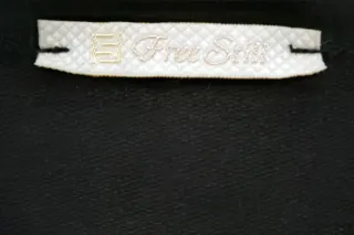 Vestido negro con estampado I MISSED COACHELLA