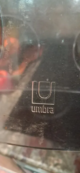 Botellero elegante plástico transparente.