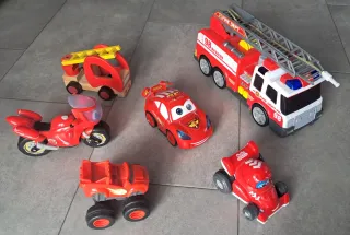 Lote vehículos rojos