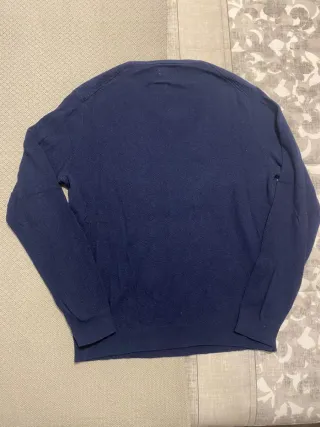 Jersey azul cuello pico