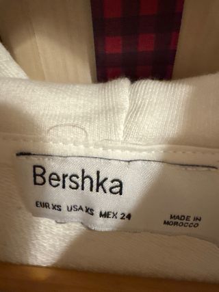 Sudadera Bershka graffiti talla XS