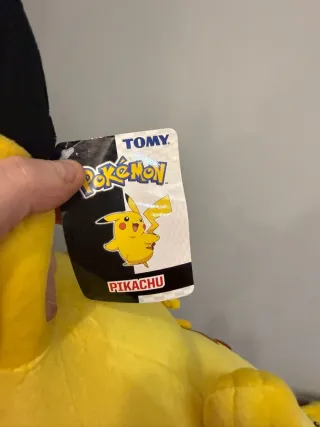 Peluche Pikachu Pokémon TOMY nuovo