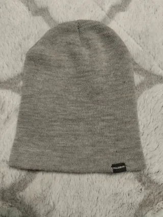 Gorro Pull&Bear gris