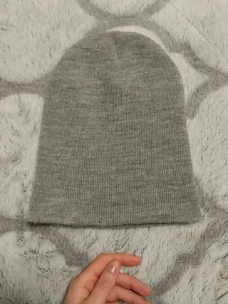 Gorro Pull&Bear gris