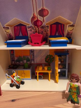 Casa Playmobil con figuras y accesorios