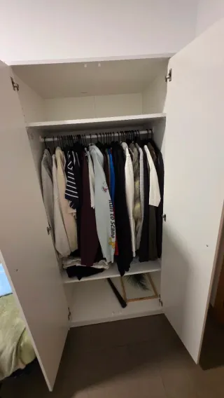 Armario Kleppstad 3 puertas + 2 baldas