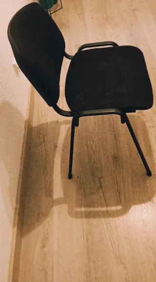 Silla de oficina negra