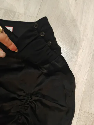 Gonna nera con rouches