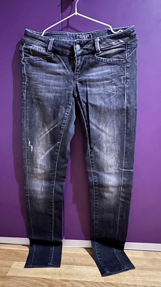 Pantalón Guess Skinny Negro Talla 36