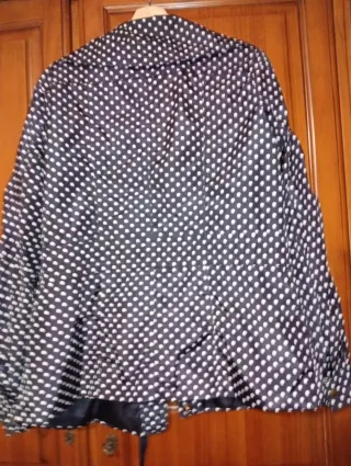 Chubasquero de lunares