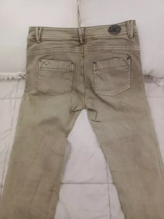Pantalón beige/verde oliva