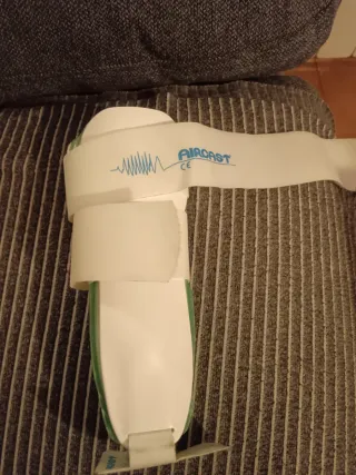 Tobillera ortopédica Aircast Air-Stirrup