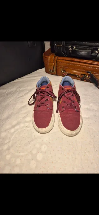 Lote Zapatillas Converse 39 y Camiseta Beige XL