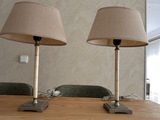 2 Lamparitas pantalla de tela, altas, pie nacarnác