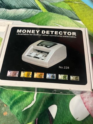 Aparato de verificación de dinero