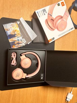 Auriculares JBL LIVE 460NC Rosas