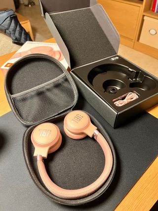 Auriculares JBL LIVE 460NC Rosas