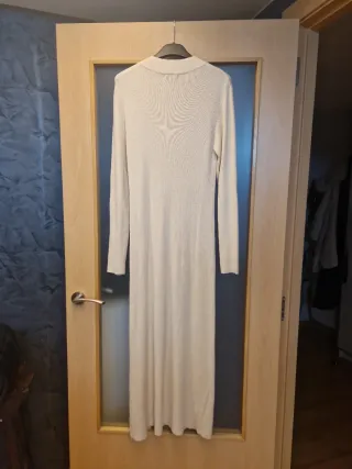 Vestido punto largo Stradivarius beige Talla L