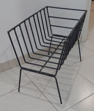 Griglia in metallo nero per barbecue