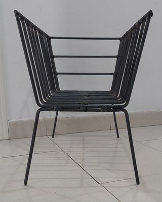 Griglia in metallo nero per barbecue