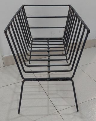 Griglia in metallo nero per barbecue