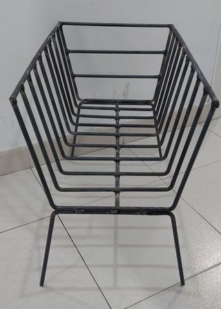 Griglia in metallo nero per barbecue