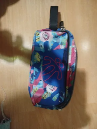 Mochila con ruedas y estuche