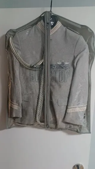 Traje de comunión niño gris,marca Busstop,talla 9