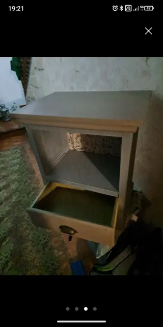 Mesita de noche madera gris