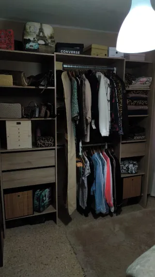 Vestidor de color roble biege como nuevo Tarragona