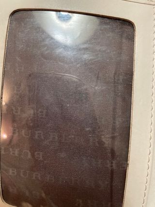 Cartera Burberry Roja y Beige