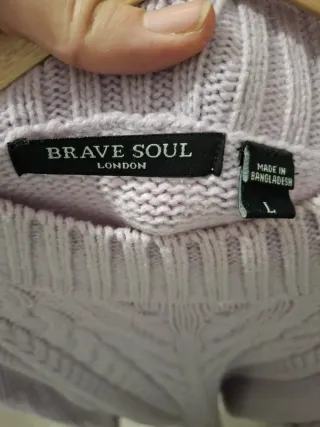 Vestido de punto morado trenzado