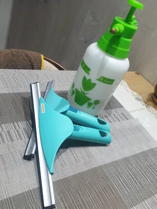 Rociador y limpiacristales