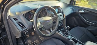 Ford Focus 2017 con navegador michelin