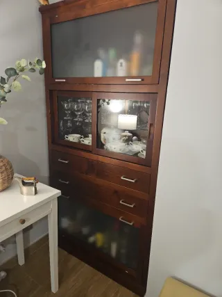Vitrina de madera maciza