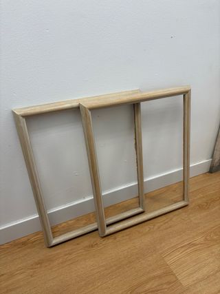 Dos marcos de madera