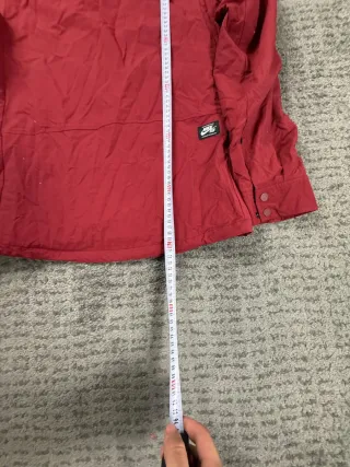 ¡OFERTA! Talla M Chaqueta Nike SB Roja Impermeable