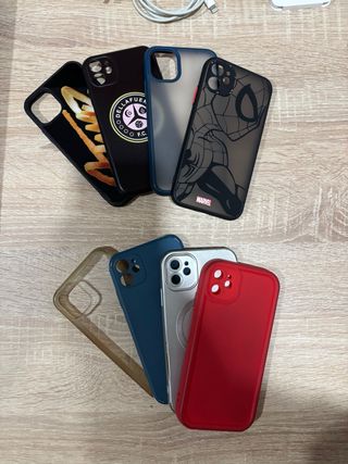 iPhone 11 Blanco + Accesorios (cargador + fundas)