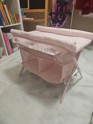 Cambiador de juguete para muñecas rosa