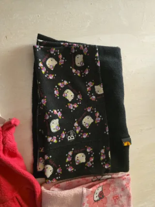 Dos Buffs y Guantes Hello Kitty