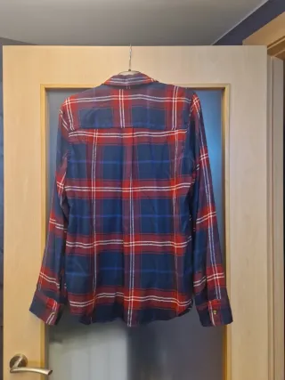 Camisa Hollister cuadros azul y rojo Talla S.