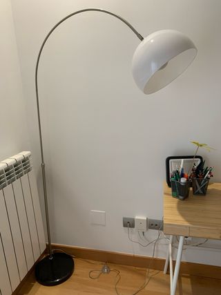 Lámpara de pie arco metal y plástico