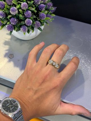 Anillo tresillo oro 18k y brillantes